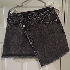 Steve Madden Black Asymmetrical Denim Skirt